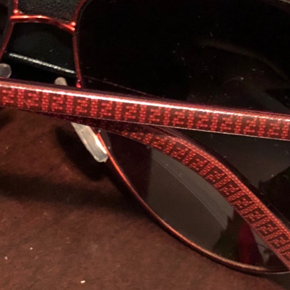 Fendi Sunglasses - Picture 4 of 6